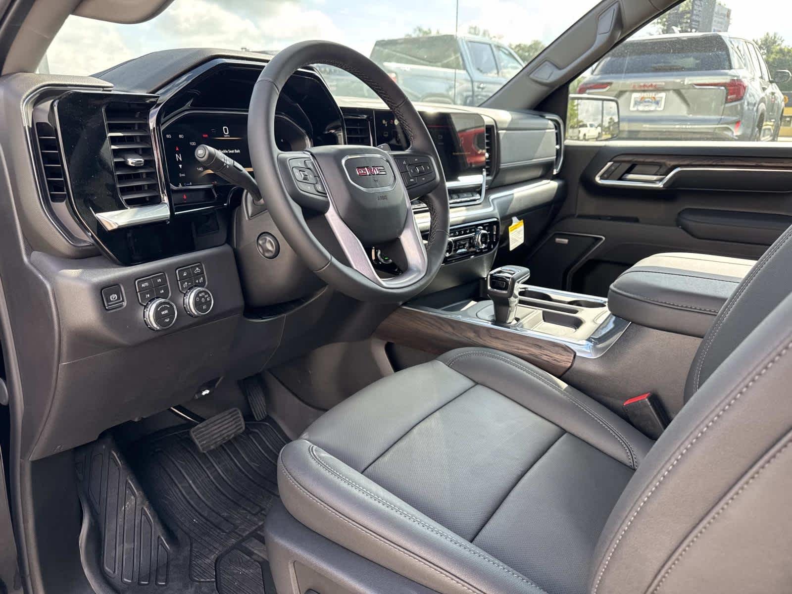 2026 GMC Sierra 1500 SLT - Photo 10
