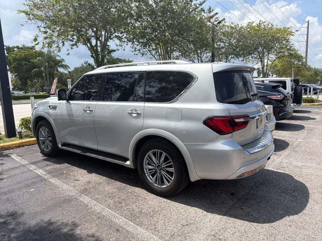 Used 2020 Silver INFINITI LUXE image 4