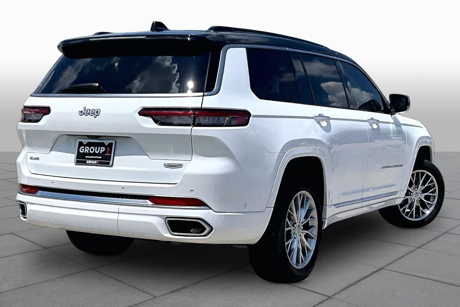 Used 2025 Bright White Clearcoat Jeep Summit image 12