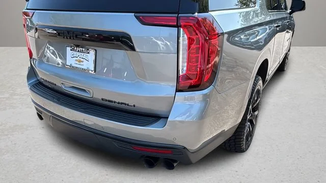 Used 2023 STERLING METALLIC GMC Denali image 42