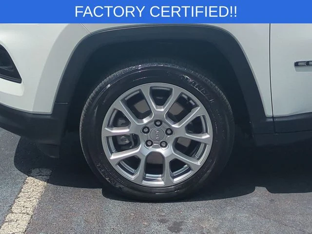 Used 2023 White Jeep Latitude Lux image 10