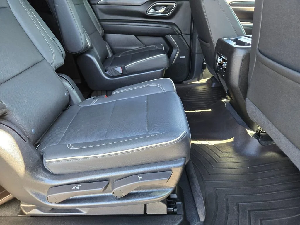 Used 2023 Onyx Black GMC SLT image 15