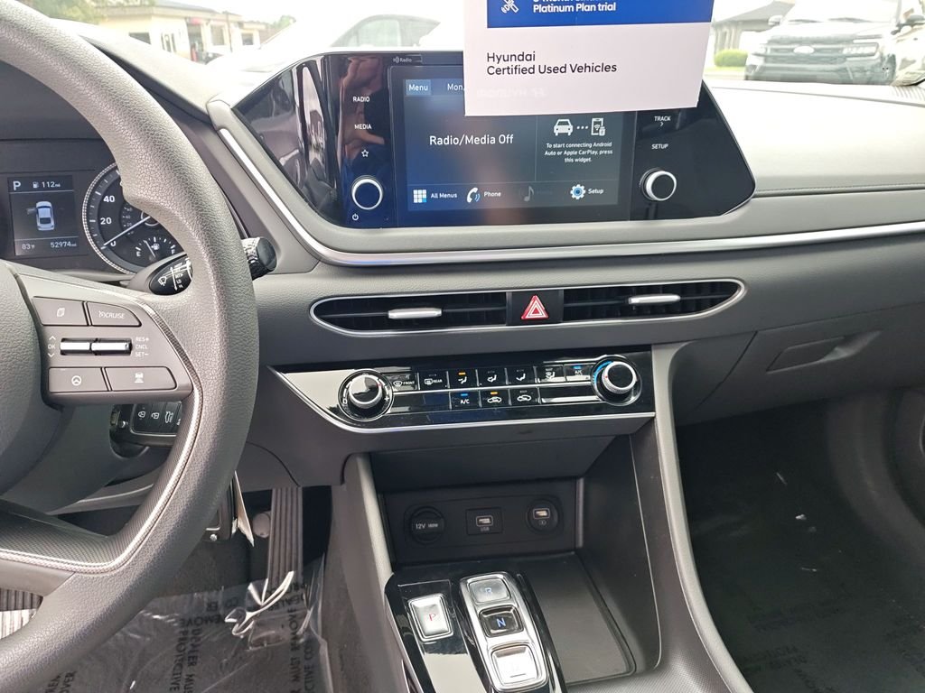 Used 2021 Black Hyundai SE image 20