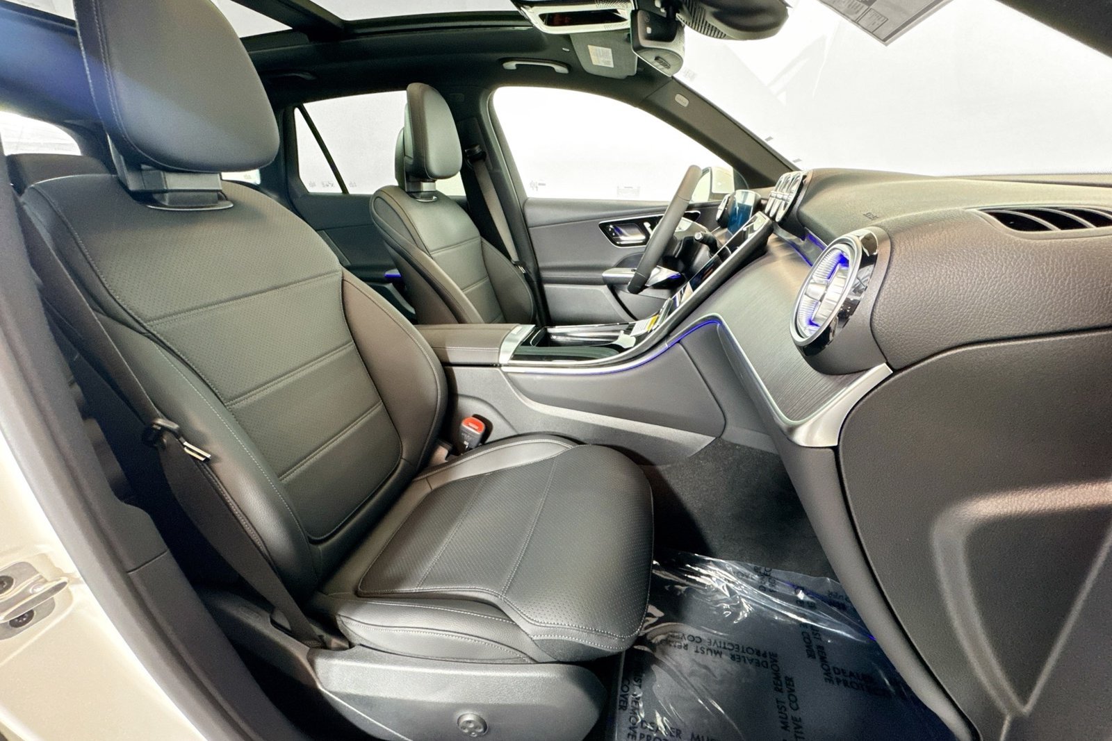 New 2026 Polar White Mercedes-Benz GLC 300 image 26
