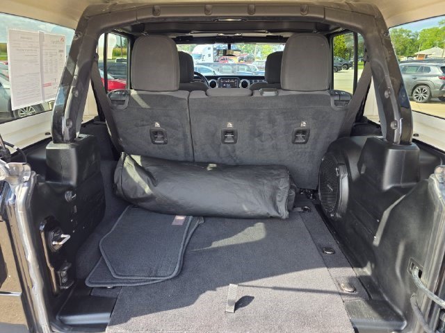 Used 2020 Black Clearcoat Jeep Sahara image 9
