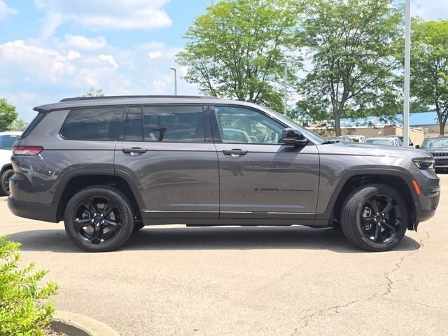 Used 2024 Baltic Gray Metallic Clearcoat Jeep Altitude X image 29