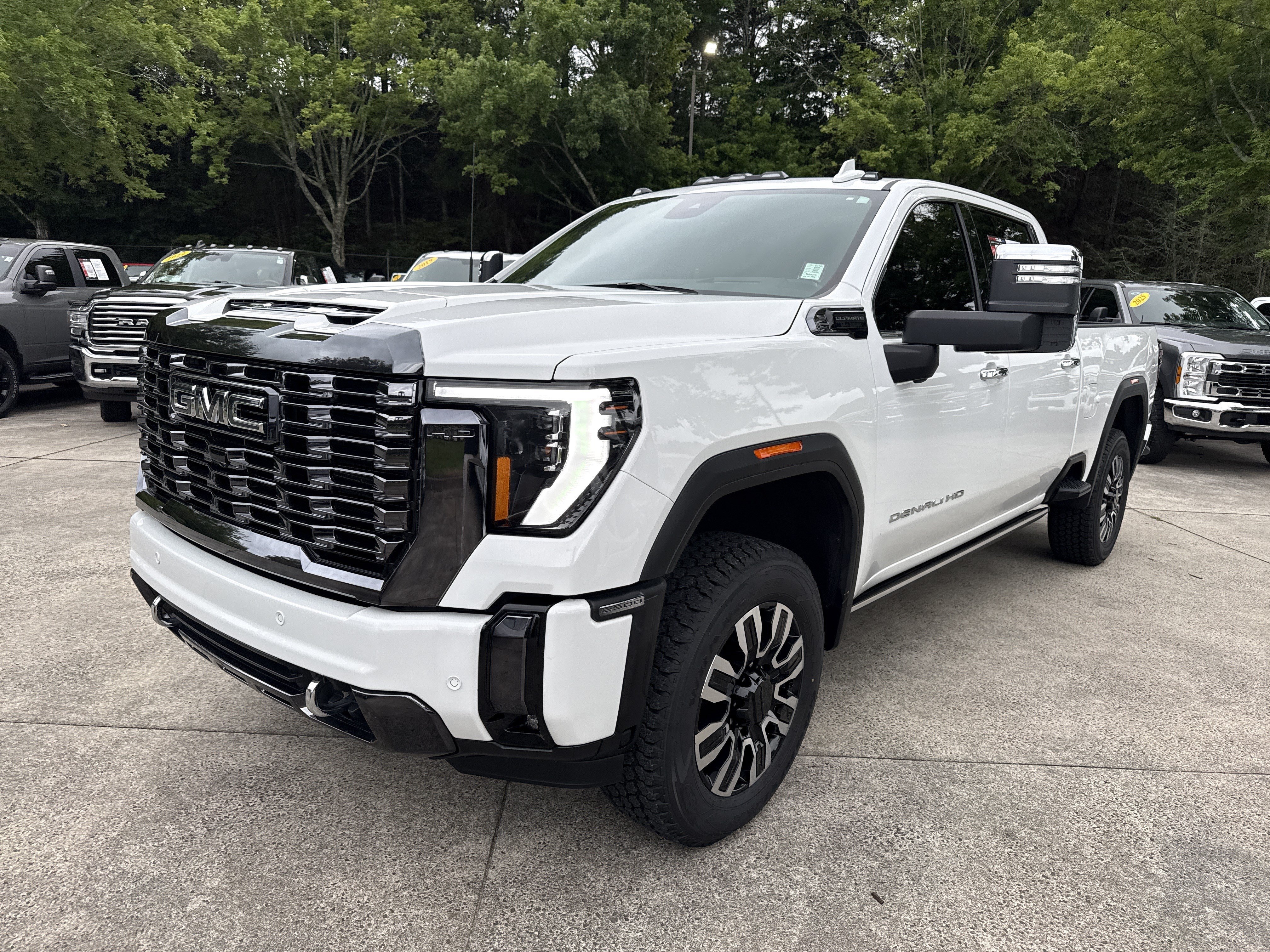 Used 2024 Summit White GMC Denali Ultimate image 3