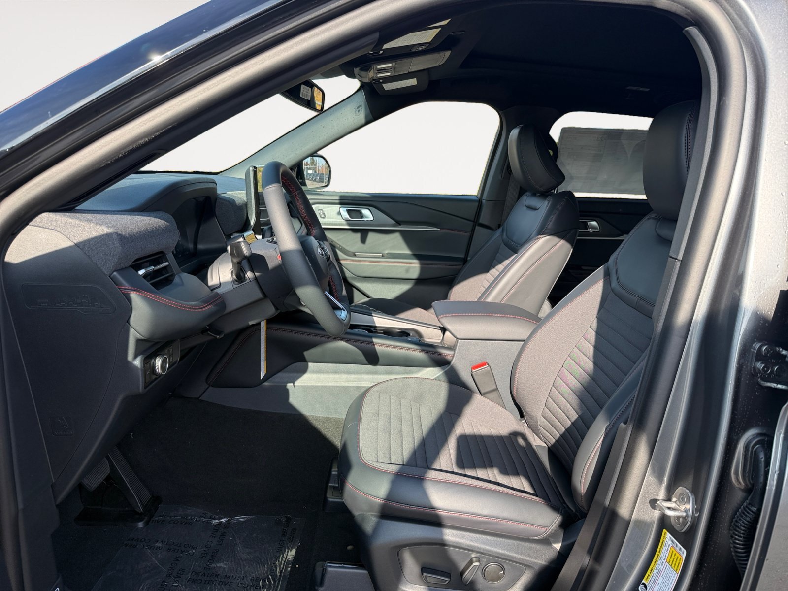 New 2026 CARBONIZED GRAY METALLIC Ford ST-Line image 10