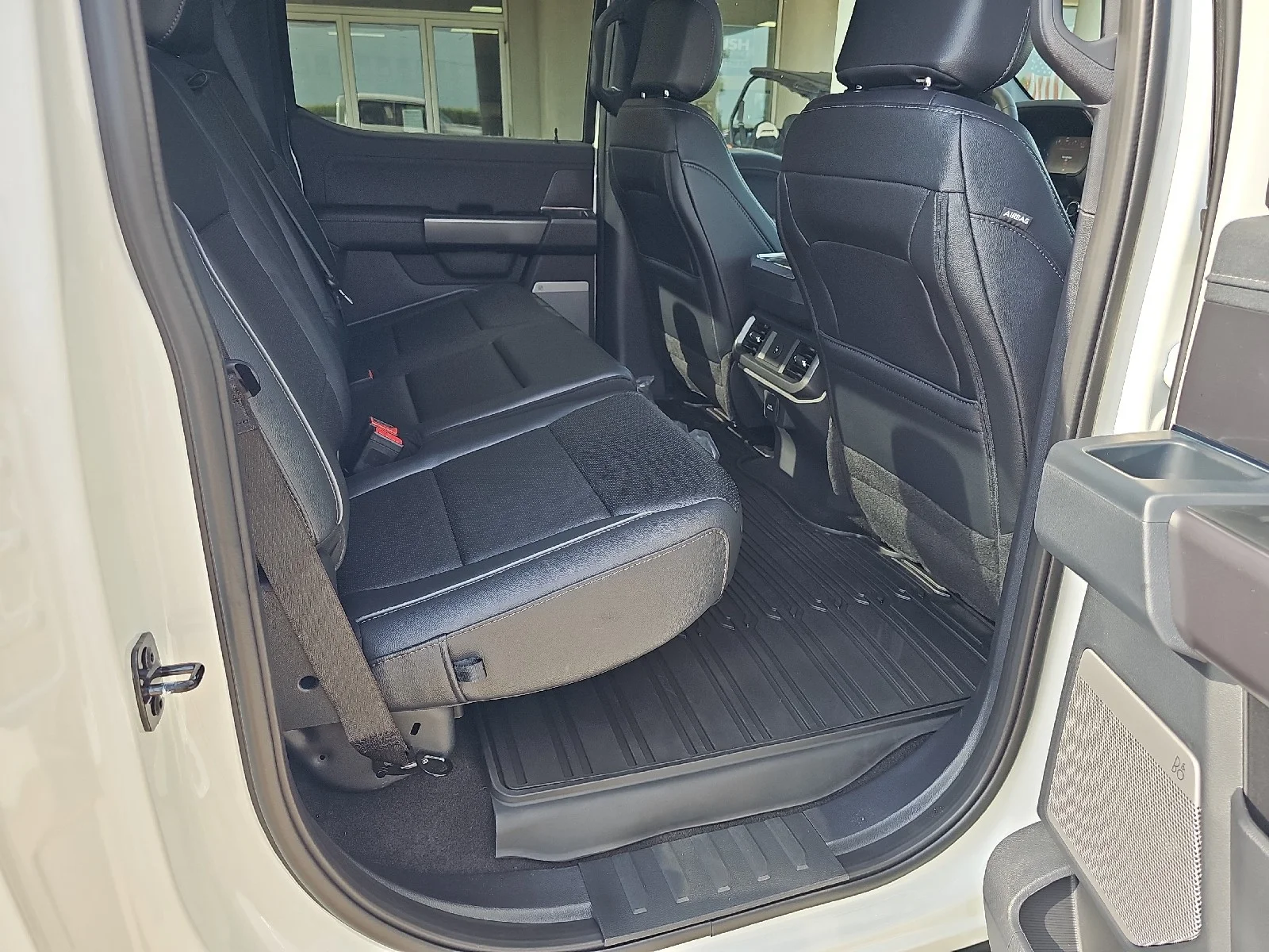 New 2026 Star White Metallic Tri-Coat Ford Lariat® image 10