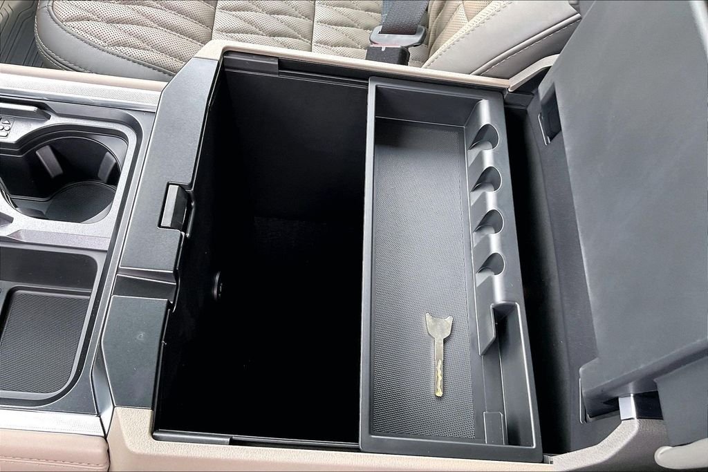 New 2026 Star White Metallic Tri-Coat Ford Platinum image 19