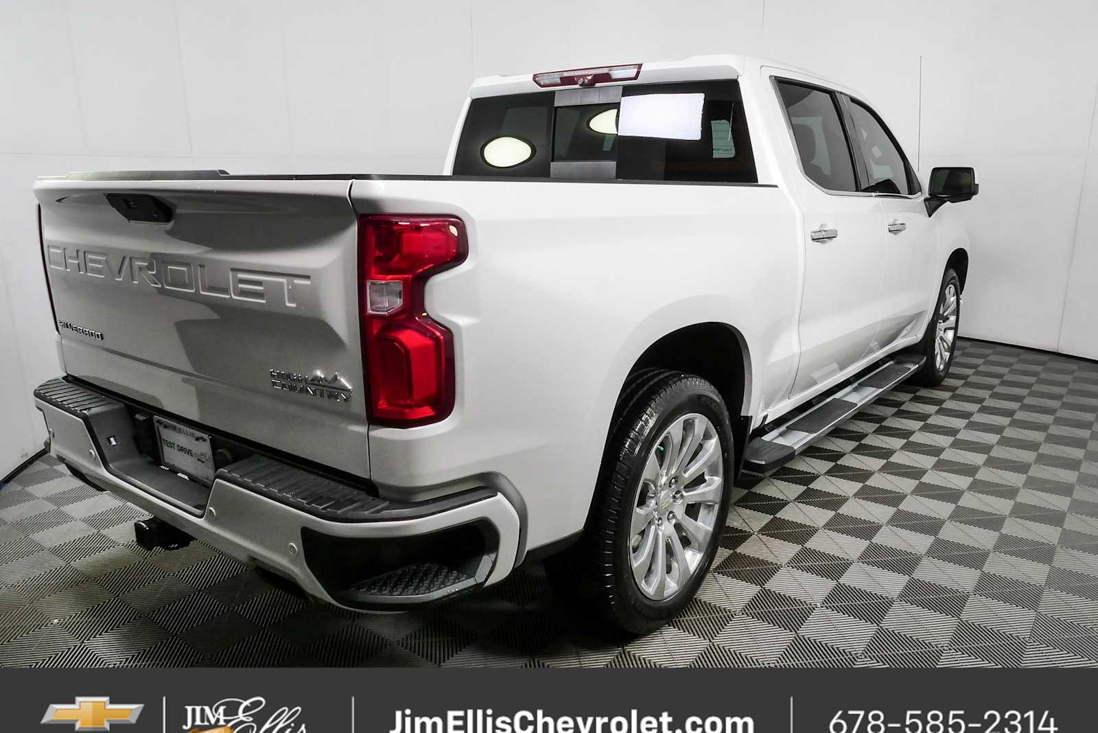 Certified Used 2021 IRIDESCENT PEARL TRICOAT Chevrolet High Country image 3