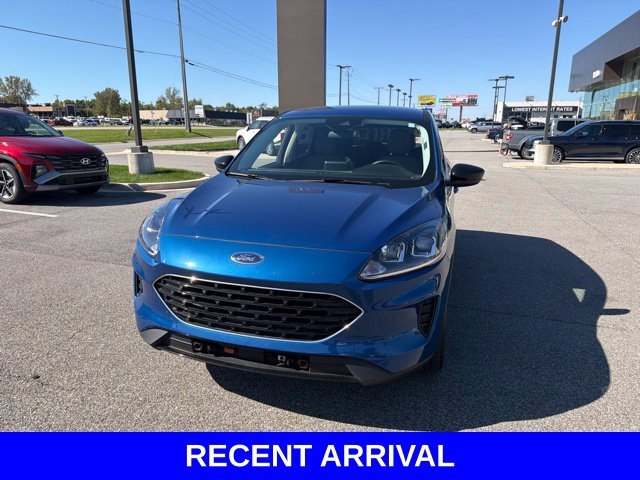 Used 2022 Blue Ford SE image 5