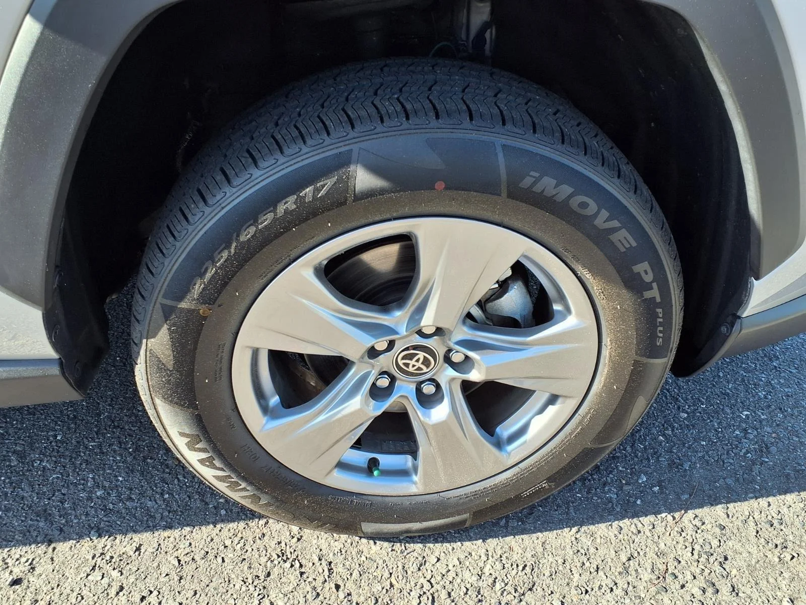 Used 2024  Toyota XLE image 12