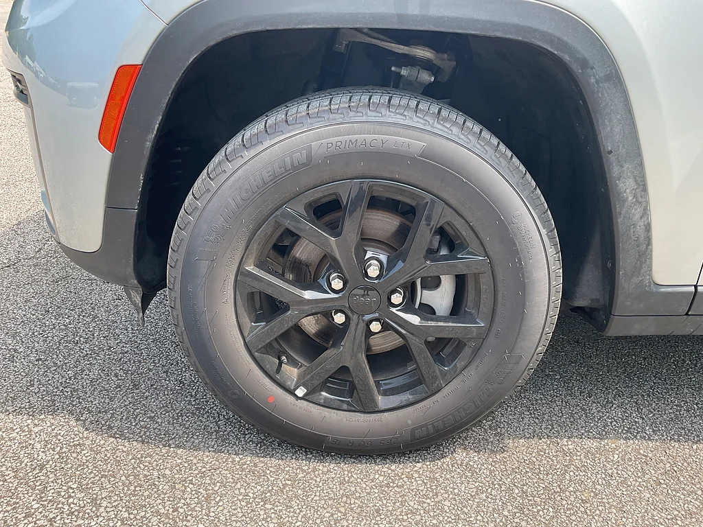New 2026 Silver Zynith Jeep Altitude 4x4 image 15