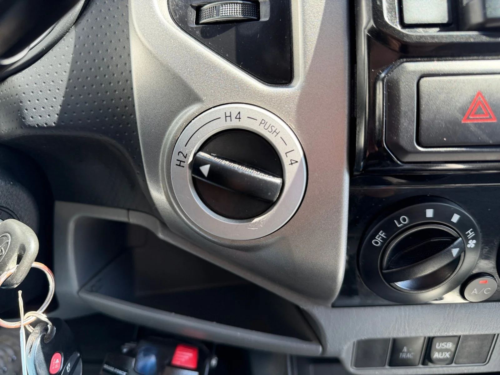 Used 2014 Super White Toyota Base image 37