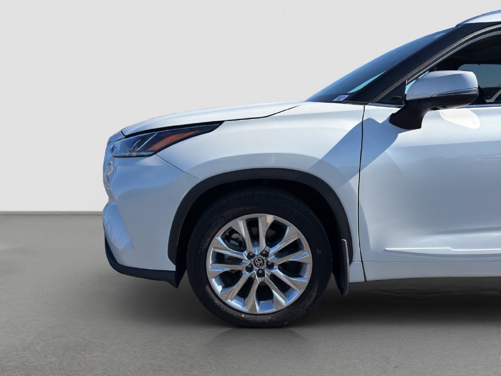Used 2022 White Toyota Limited image 22