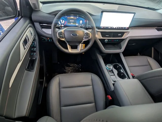 New 2026 Vapor Blue Metallic Ford Active image 8