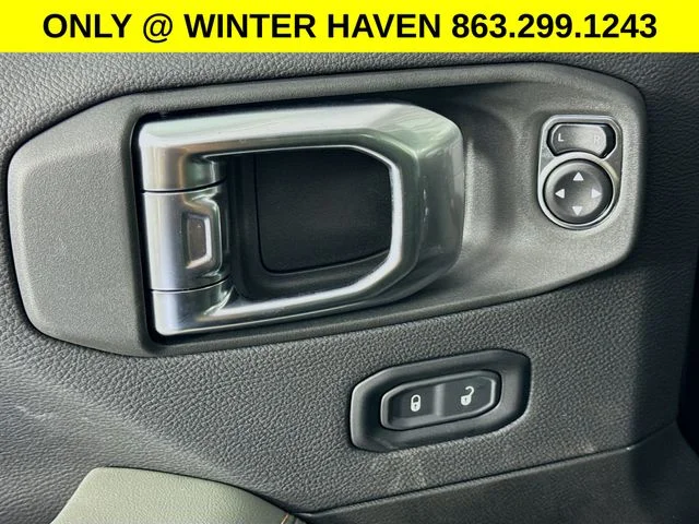Used 2025 Black Jeep Mojave image 17