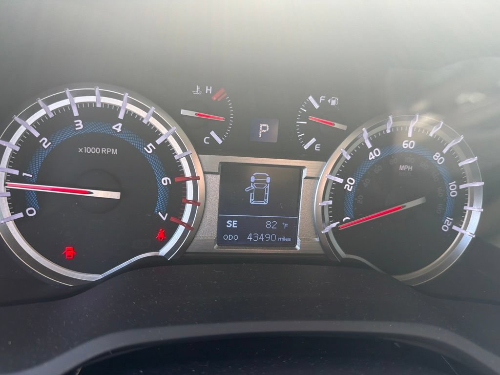 Used 2019 Midnight Black Metallic Toyota SR5 Premium image 2