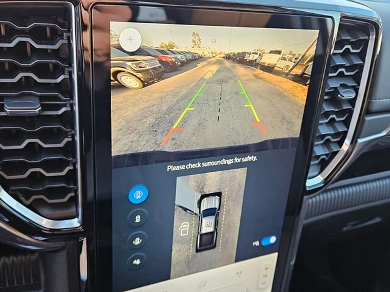 New 2025 Oxford White Ford LARIAT® image 20