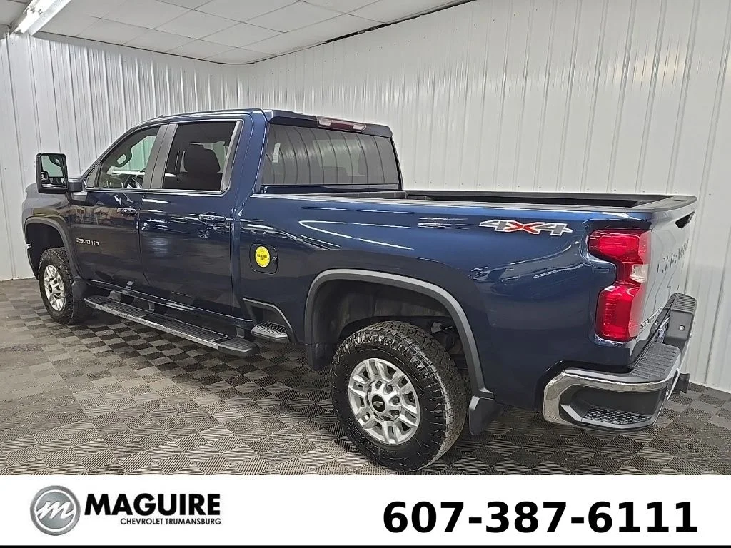 Used 2020 Blue Chevrolet LT image 9
