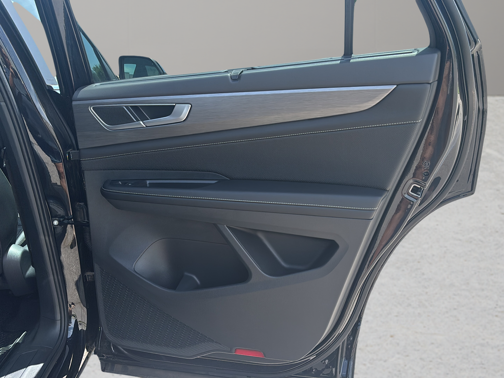 New 2026 Black Volkswagen 2.0T SE w/Technology image 12