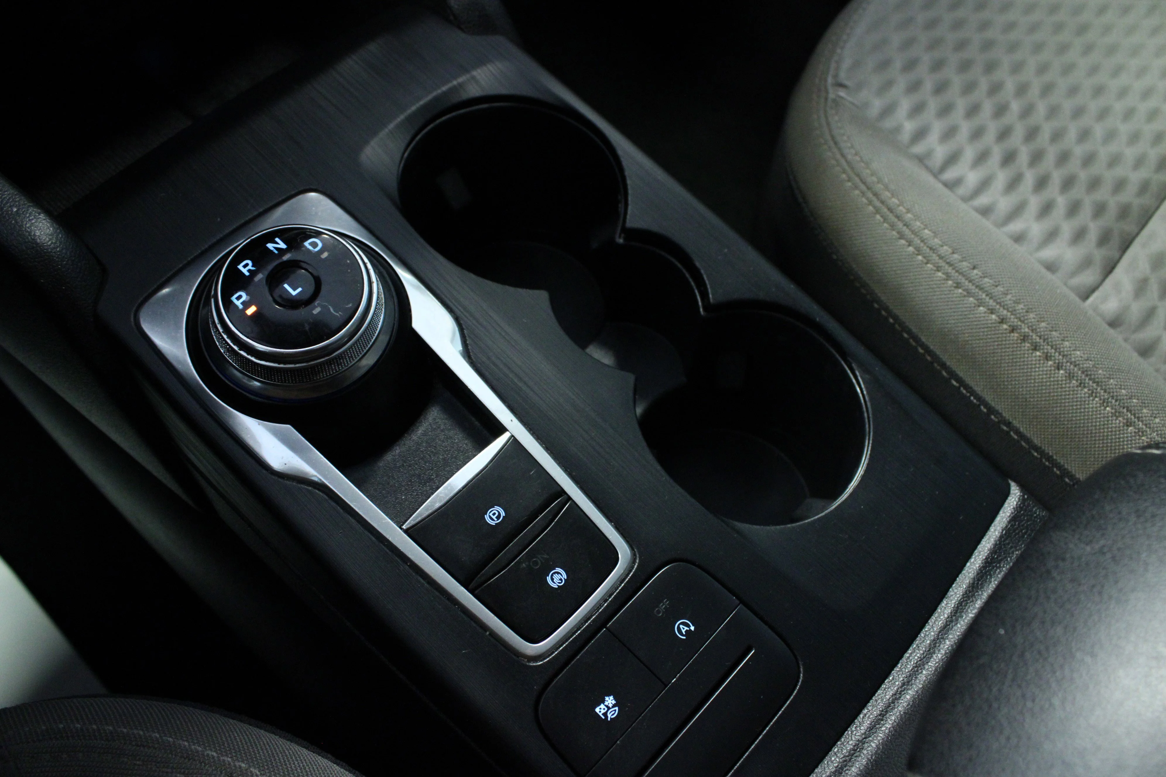 Used 2021 Gray Metallic Ford SE image 23