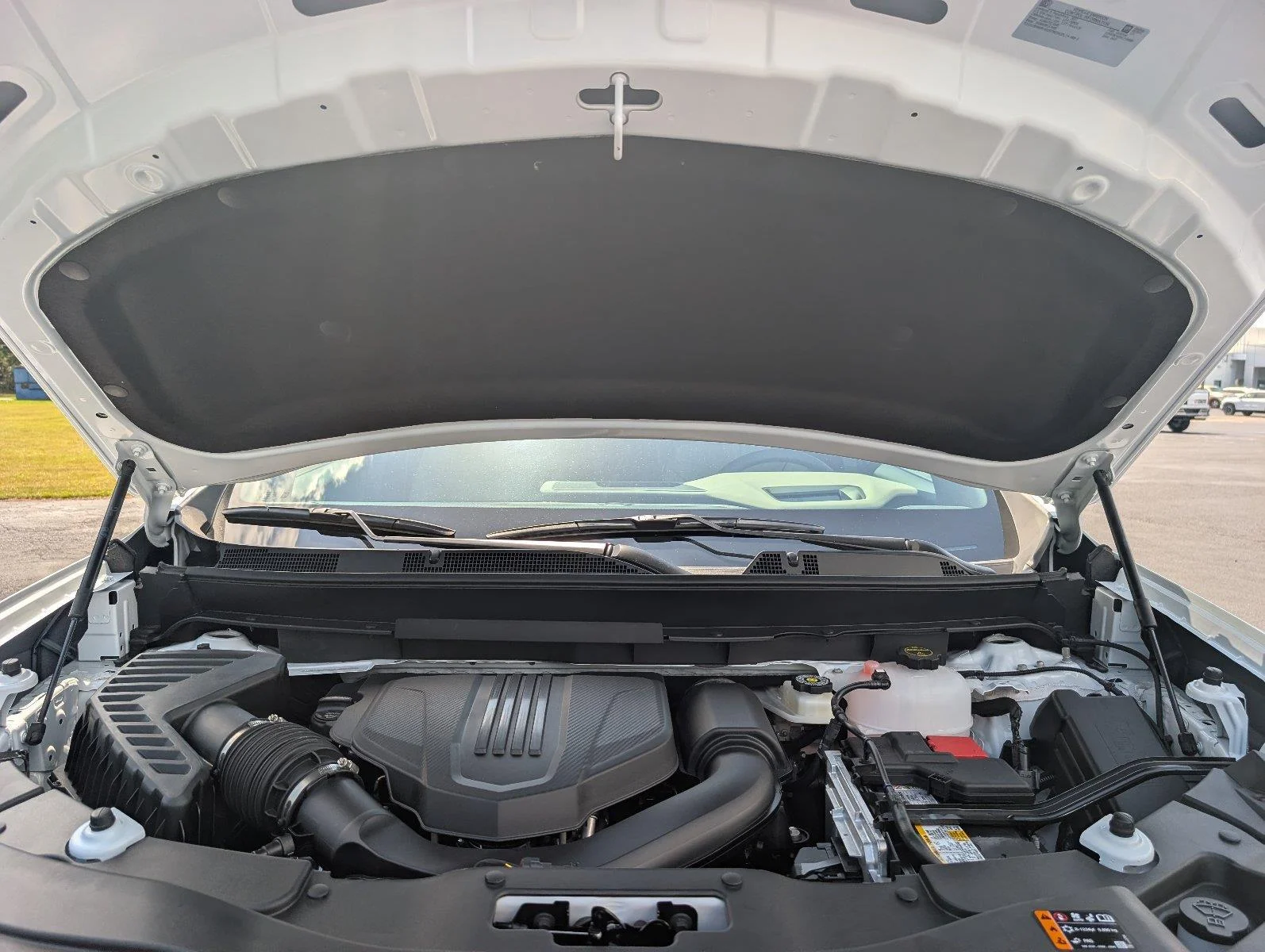 New 2027 Summit White GMC Elevation image 37