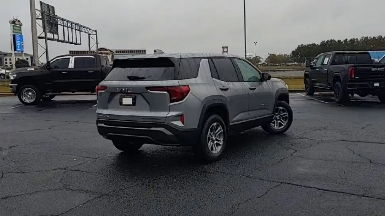 New 2026 Sterling Metallic GMC Elevation image 8