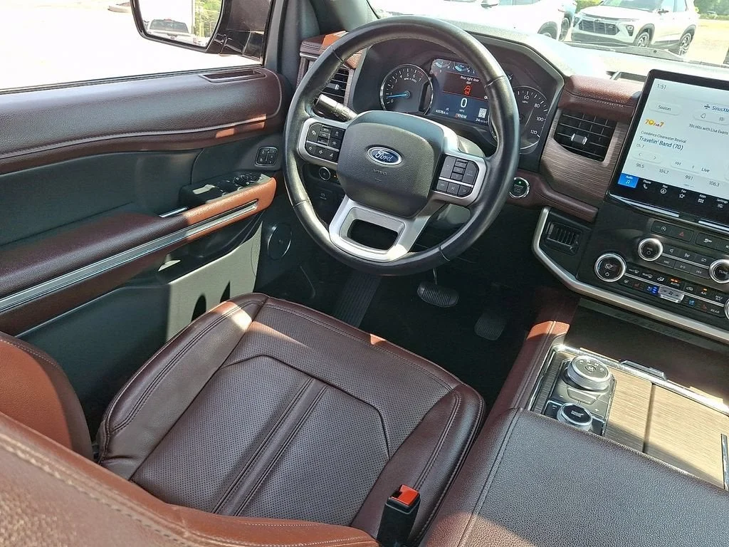 Used 2024  Ford Limited image 48