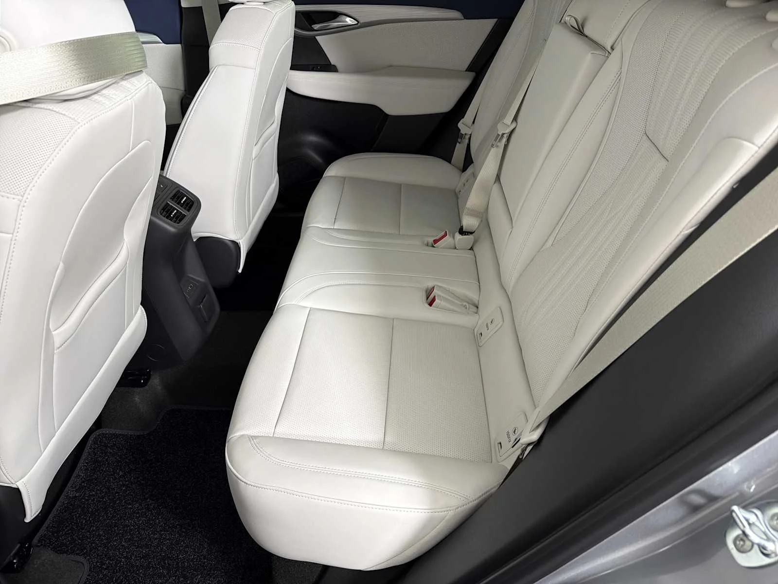 New 2026 Moonstone Gray Metallic Buick Avenir image 19