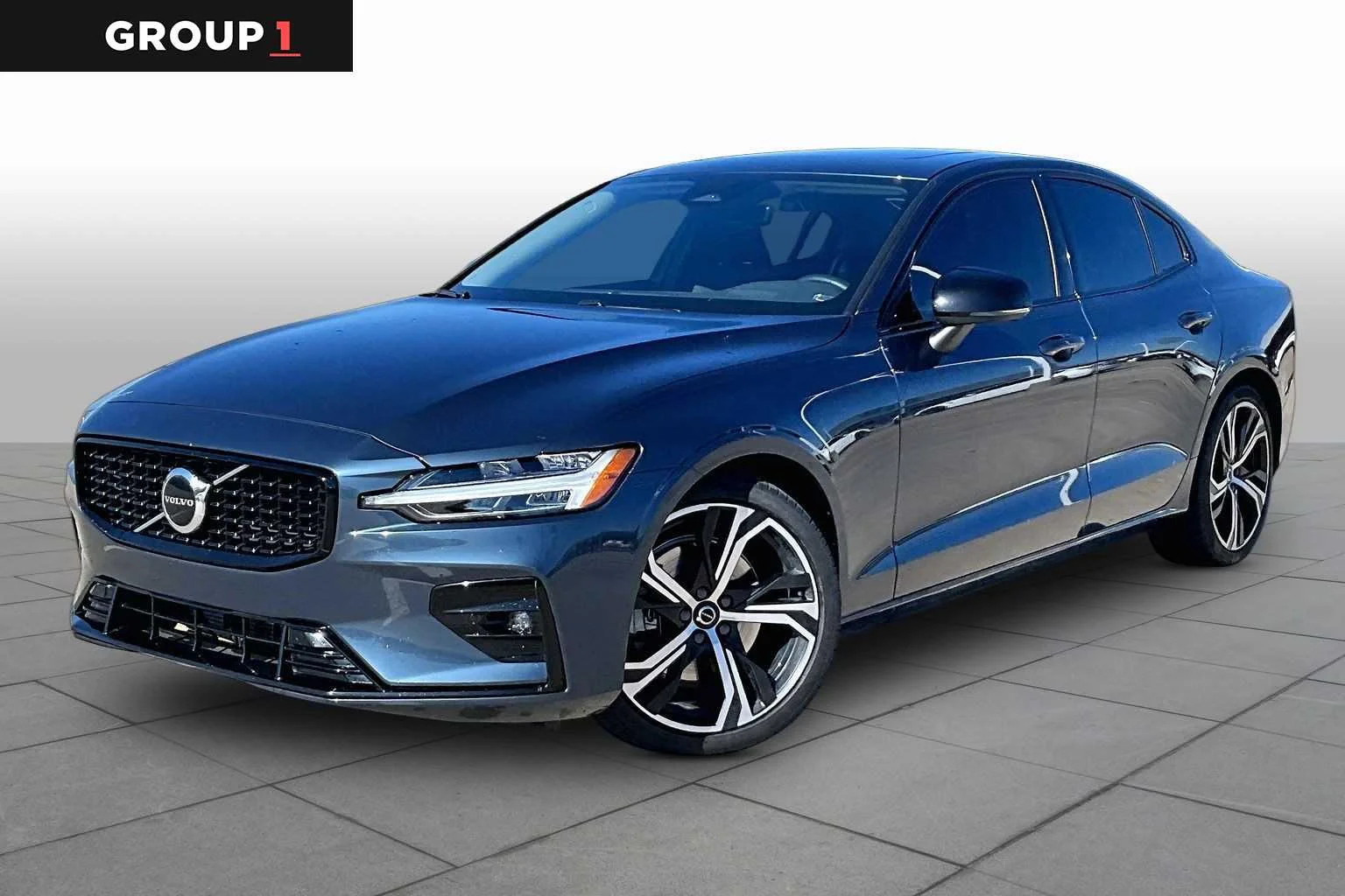 2024 Volvo S60 B5 Core Dark Theme AWD's photo