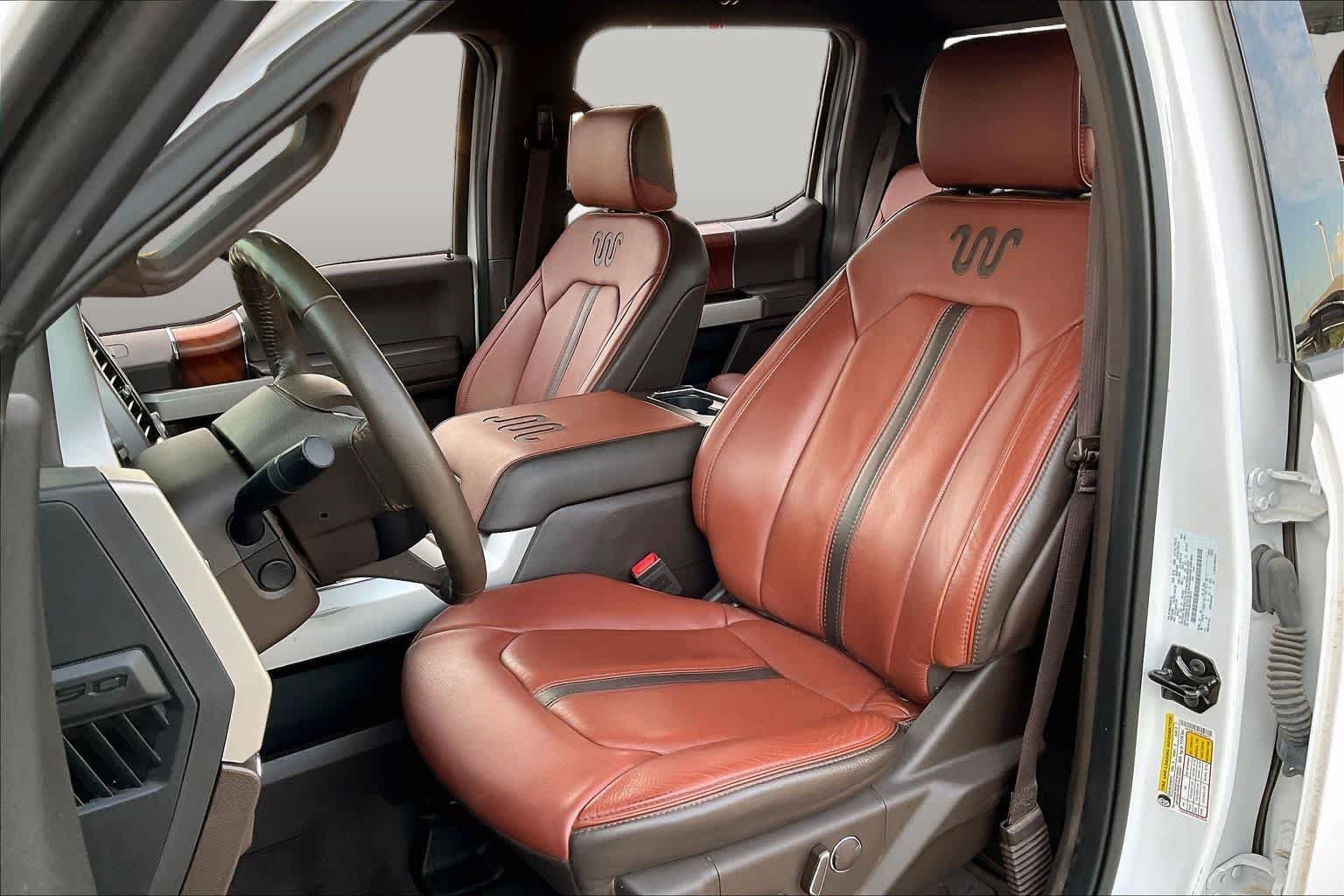 Used 2020 Oxford White/Stone Gray Ford King Ranch image 8