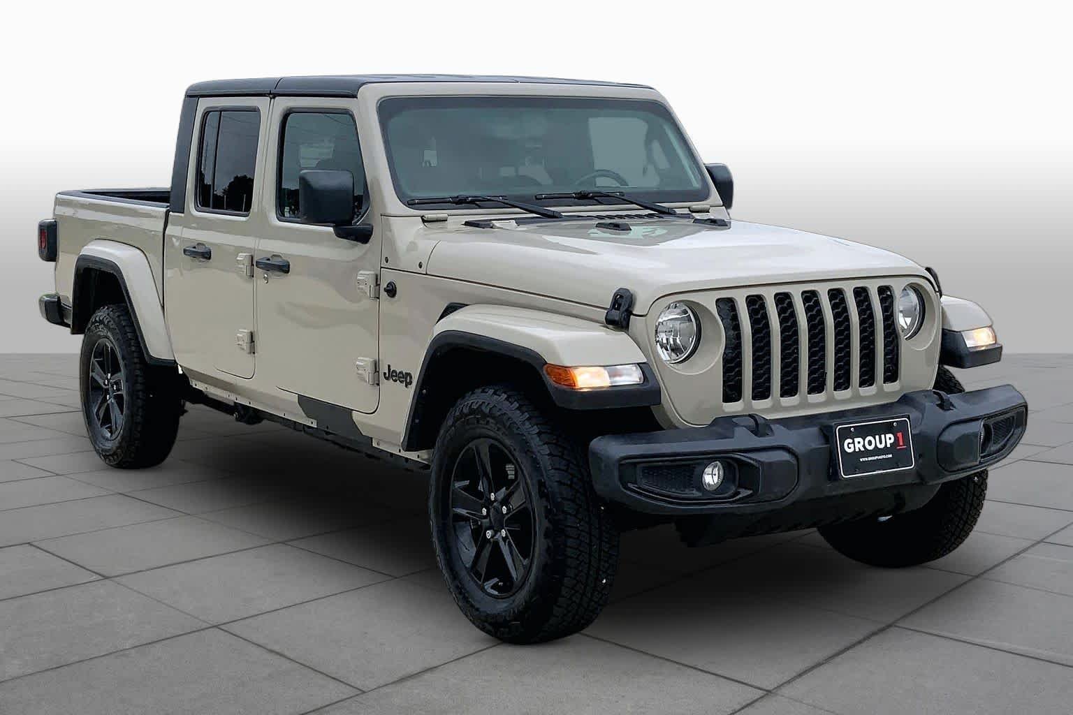 Used 2022 Hydro Blue Pearlcoat Jeep Altitude image 3