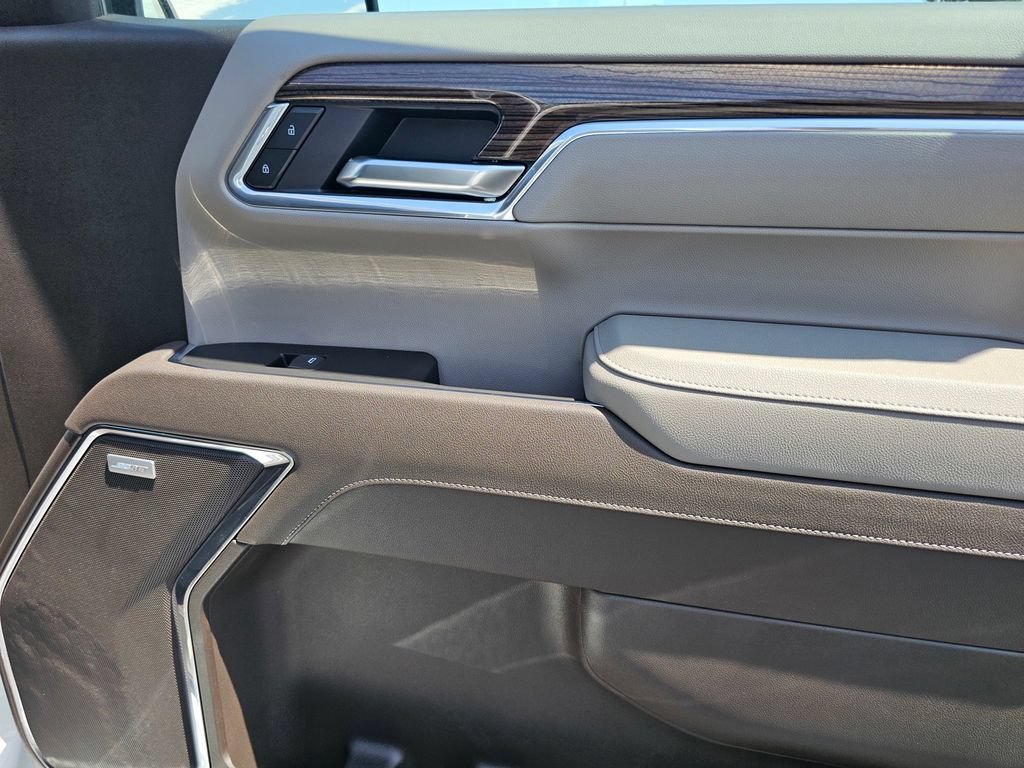 New 2026 Summit White Chevrolet LT Trail Boss image 9