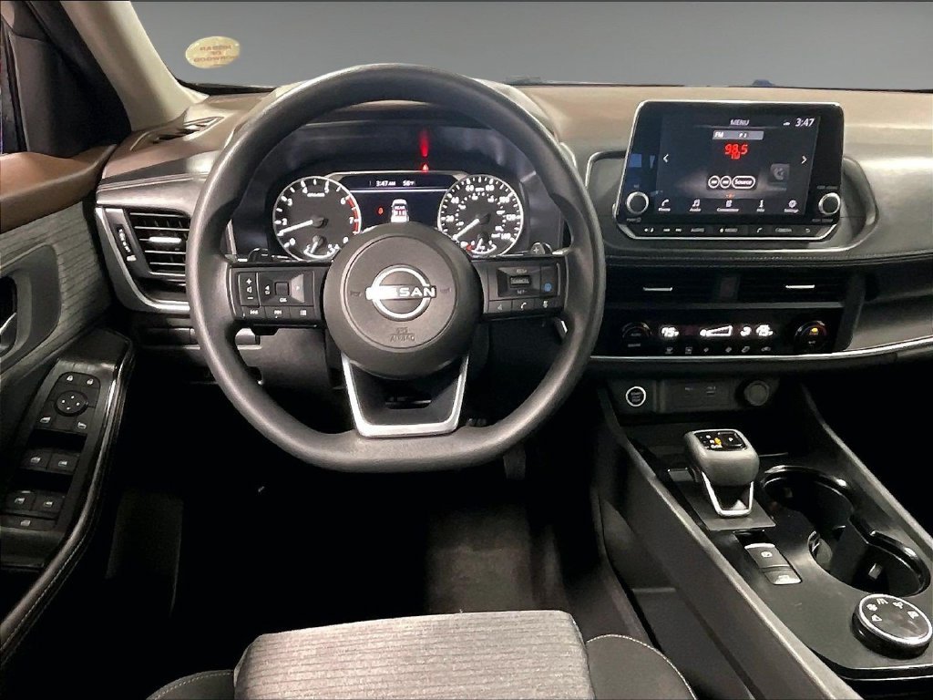 Used 2023 Gray Nissan SV image 18