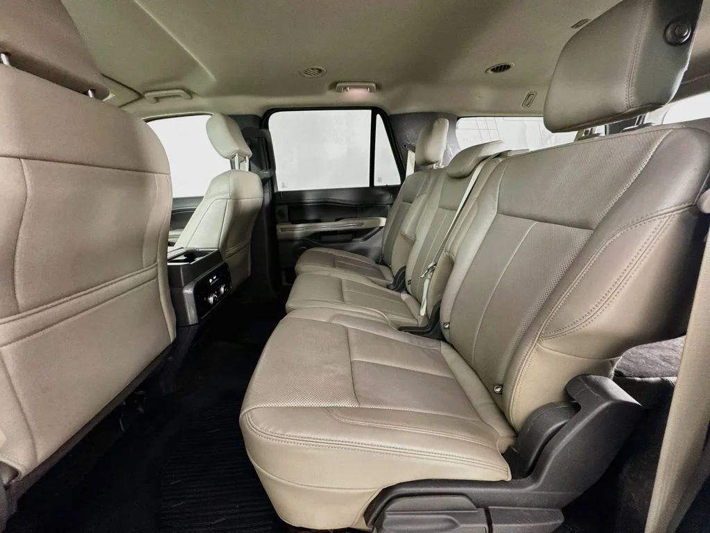 Used 2018 White Platinum Clearcoat Metallic Ford XLT image 31