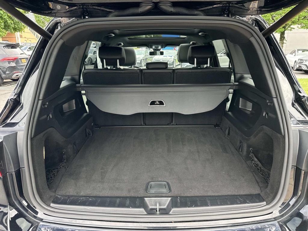 Used 2023  Mercedes-Benz GLB 250 image 14