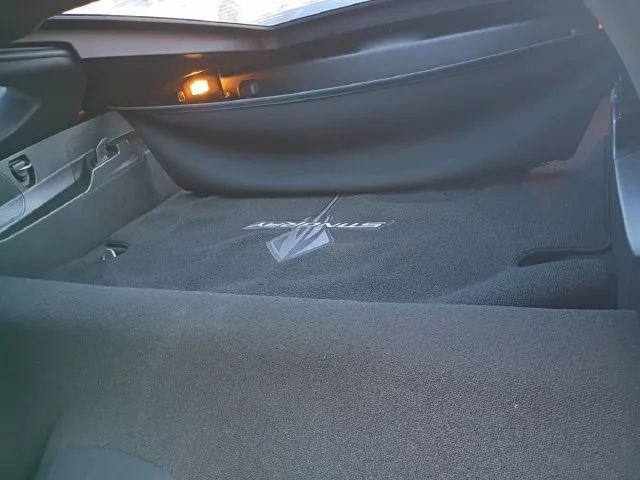 Used 2019 White Chevrolet Stingray image 25