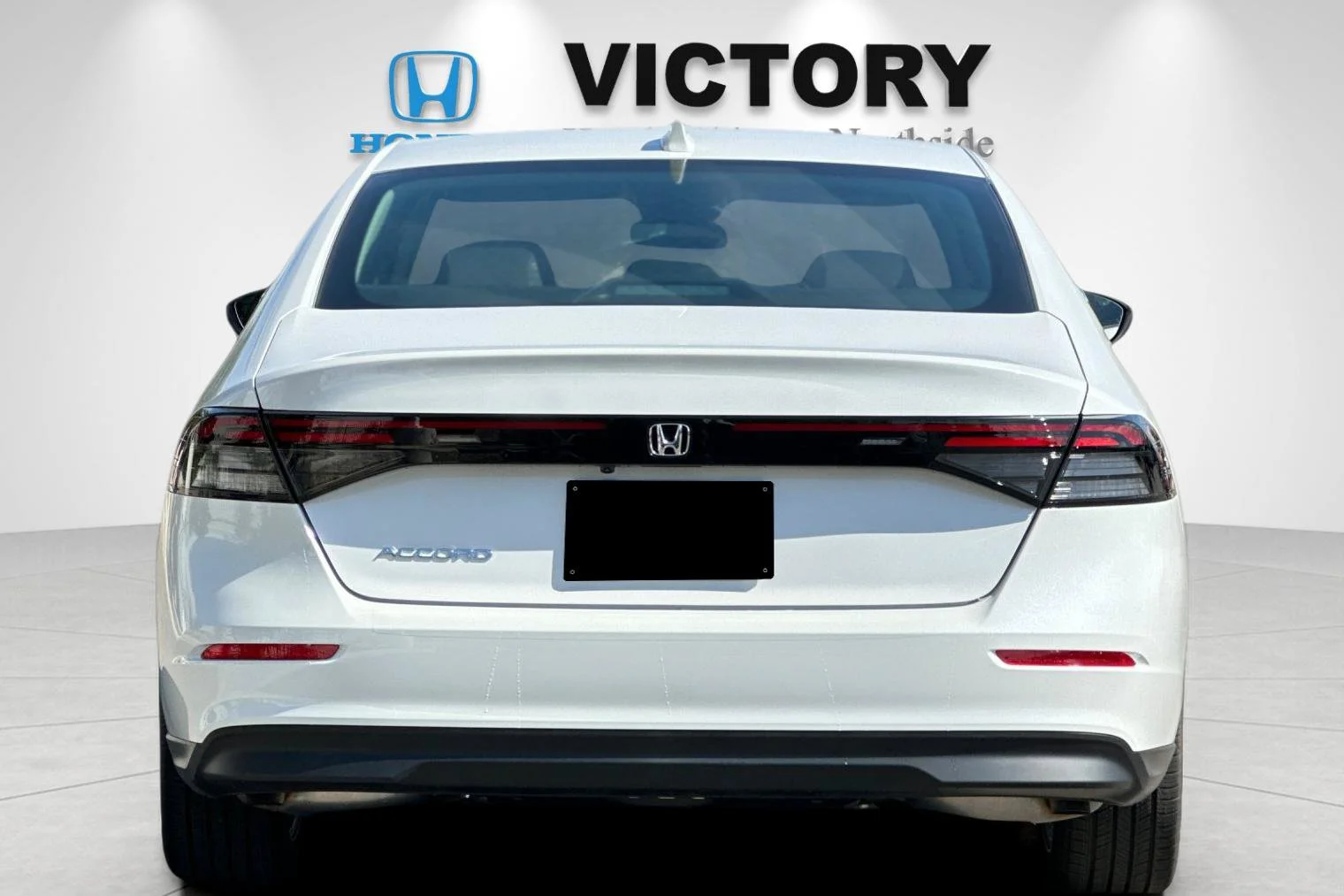 New 2026 Platinum White Pearl Honda LX image 4