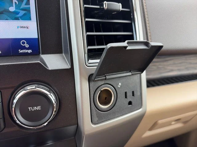 Used 2019 White Ford Lariat image 21