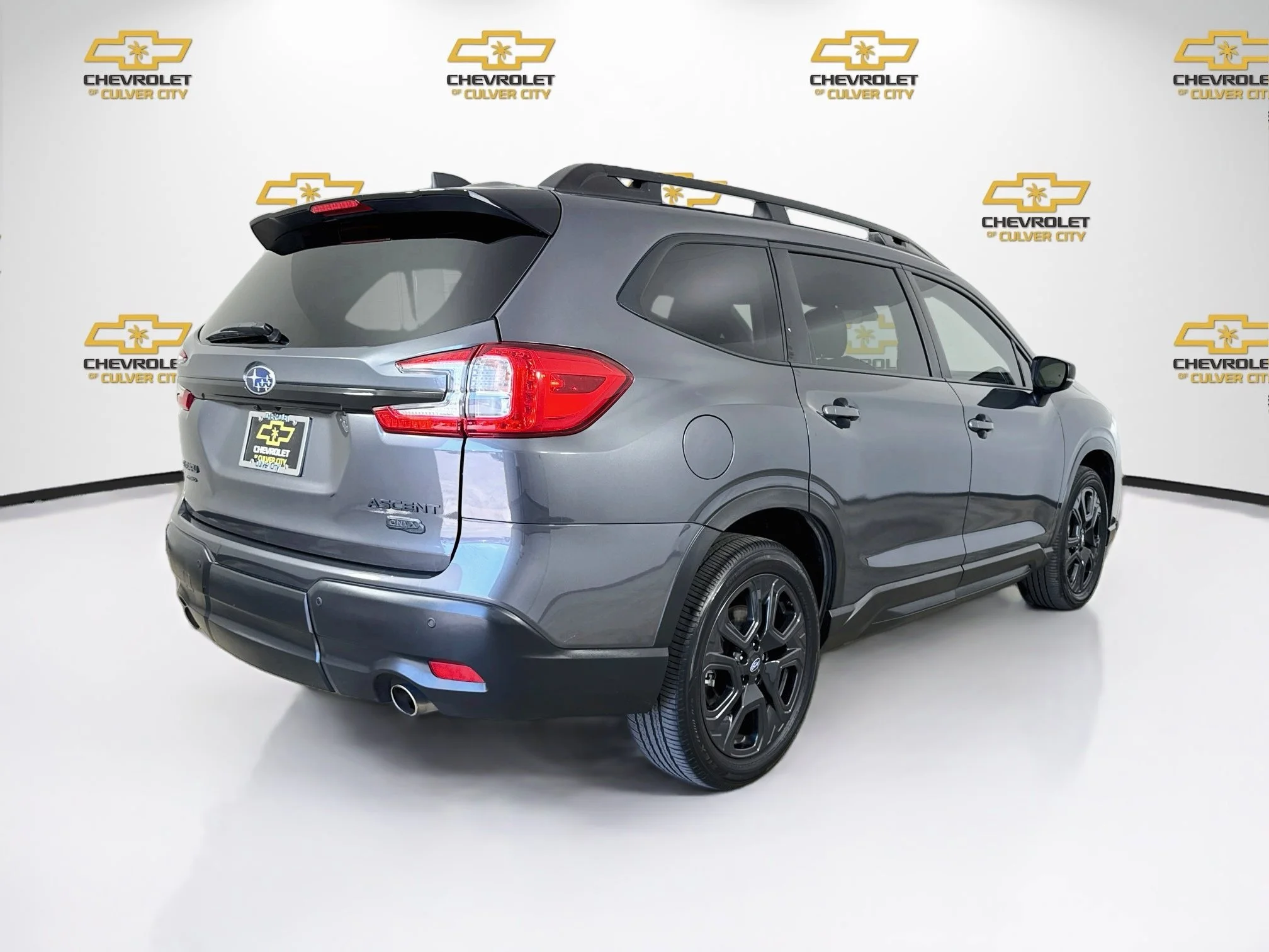 Used 2025 Gray Subaru Onyx Edition image 8