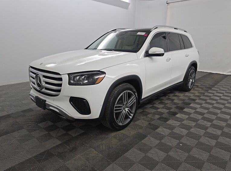 Used 2024  Mercedes-Benz GLS 450 image 4
