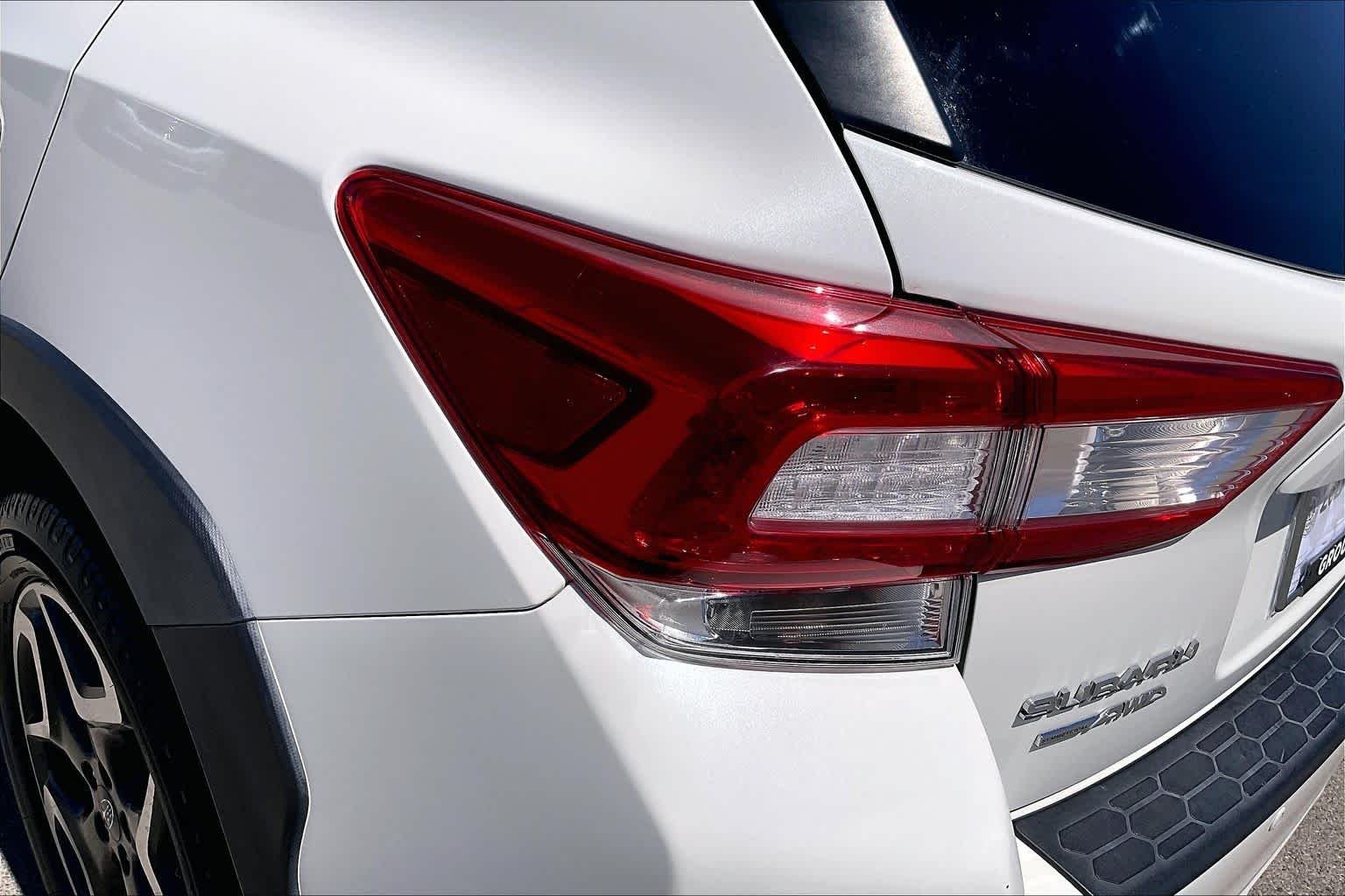 Used 2019 Crystal White Pearl Subaru Limited image 27