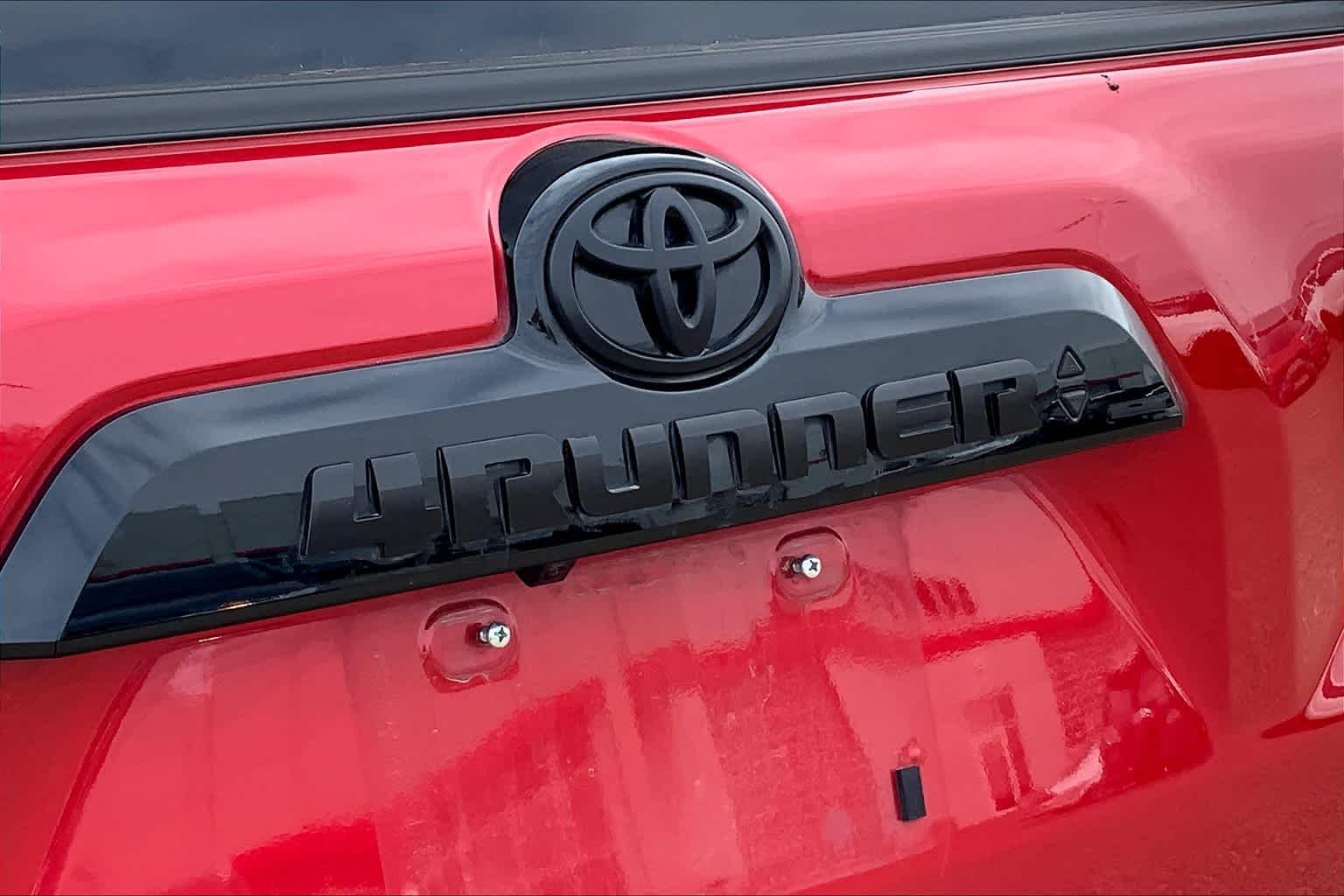 Used 2021 Barcelona Red Metallic Toyota Venture image 31