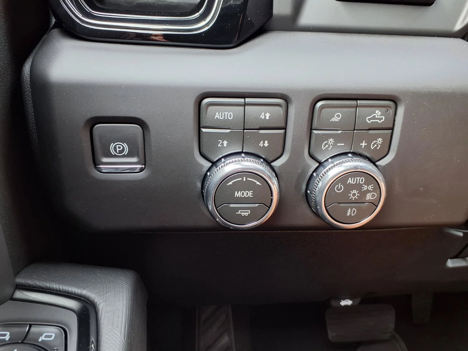 2026 GMC Sierra 2500HD AT4X - Photo 14