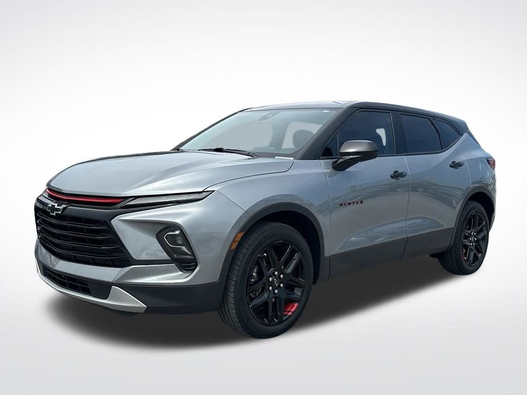 Used 2023 Gray Chevrolet LT image 2