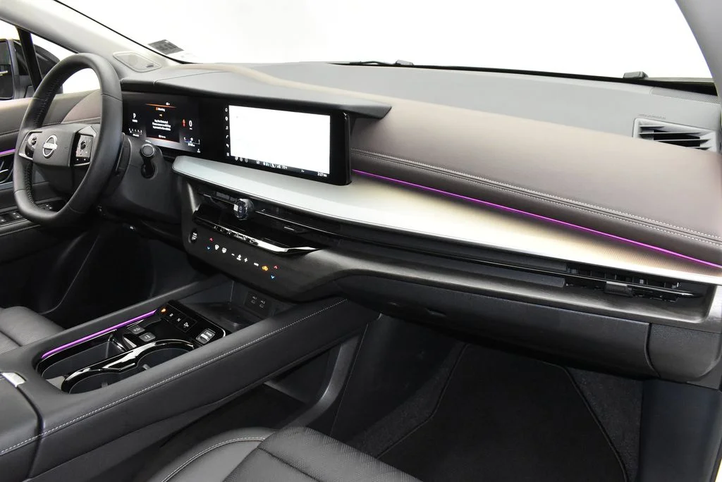 Used 2026 White Nissan Platinum image 31