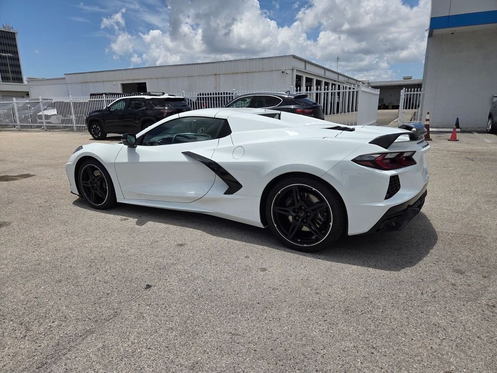 Used 2023 White Chevrolet Stingray image 9