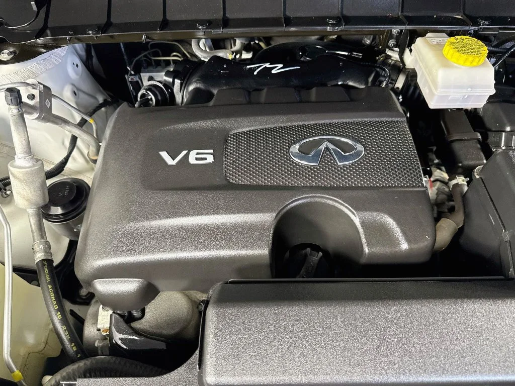 Certified Used 2024 White INFINITI LUXE image 44